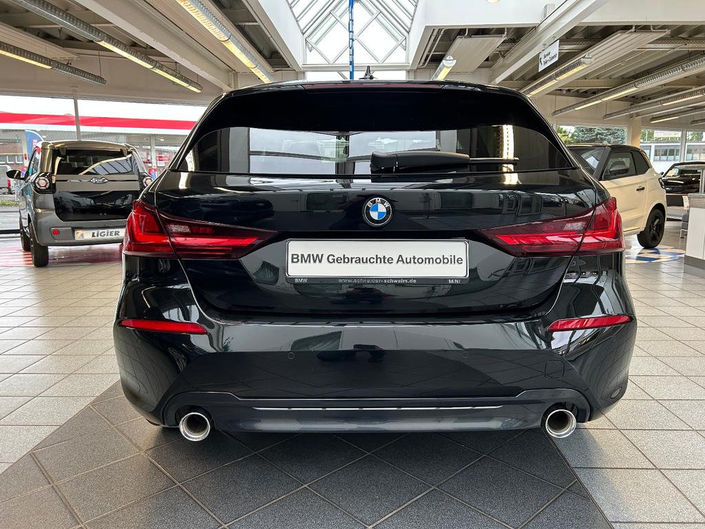 BMW 120 2022 г. Чёрный, пробег 53580 км