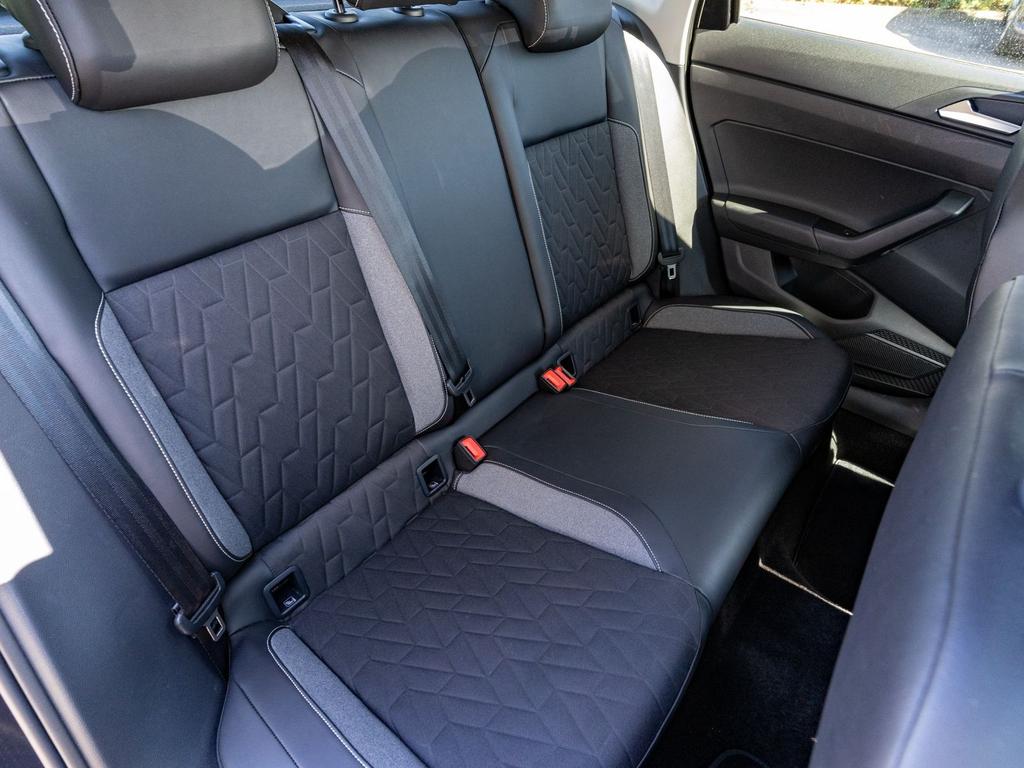 Volkswagen Polo 2025 г. Чёрный, пробег 24800 км