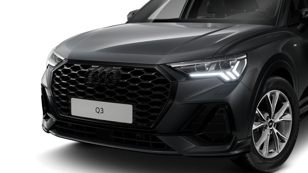 Audi Q3 2025 г. Серый, пробег 5998 км