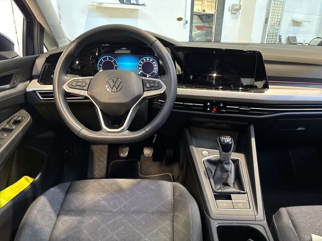 Volkswagen Golf 2023 г. Синий, пробег 54550 км