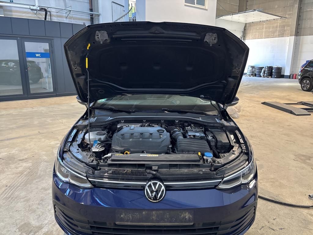Volkswagen Golf 2023 г. Синий, пробег 54550 км