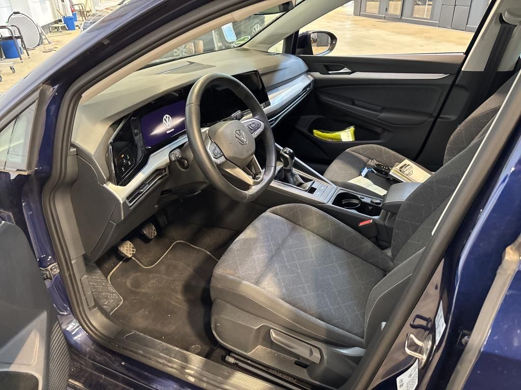 Volkswagen Golf 2023 г. Синий, пробег 54550 км