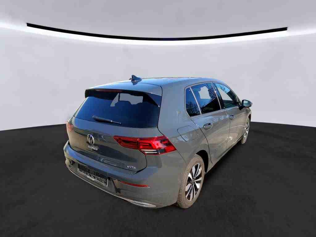 Volkswagen Golf 2024 г. Серый, пробег 16720 км