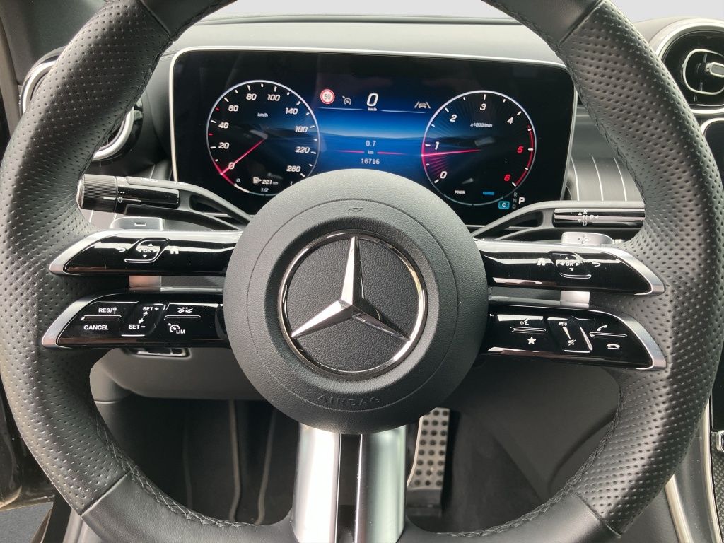 Mercedes-Benz GLC 220 2026 г. Чёрный, пробег 16714 км