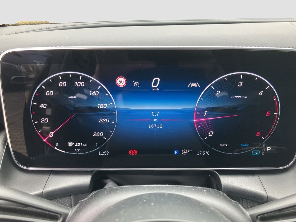 Mercedes-Benz GLC 220 2026 г. Чёрный, пробег 16714 км