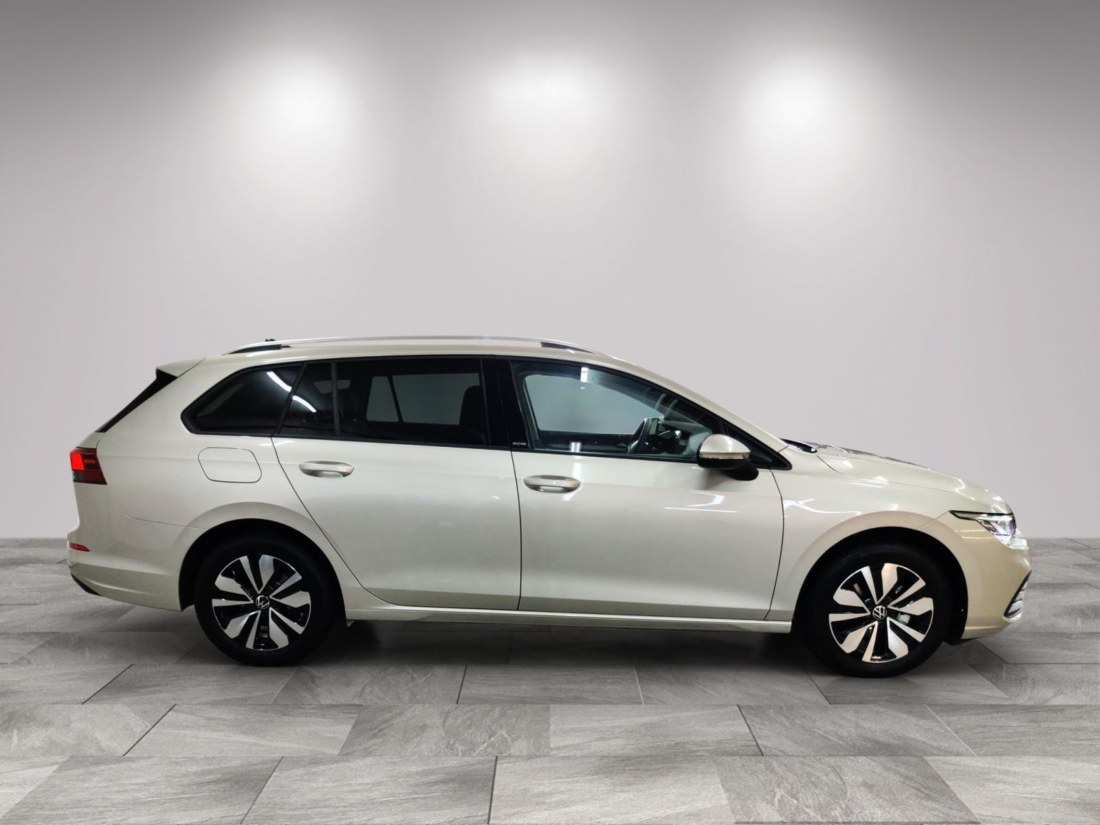 Volkswagen Golf 2024 г. Бежевый, пробег 25140 км