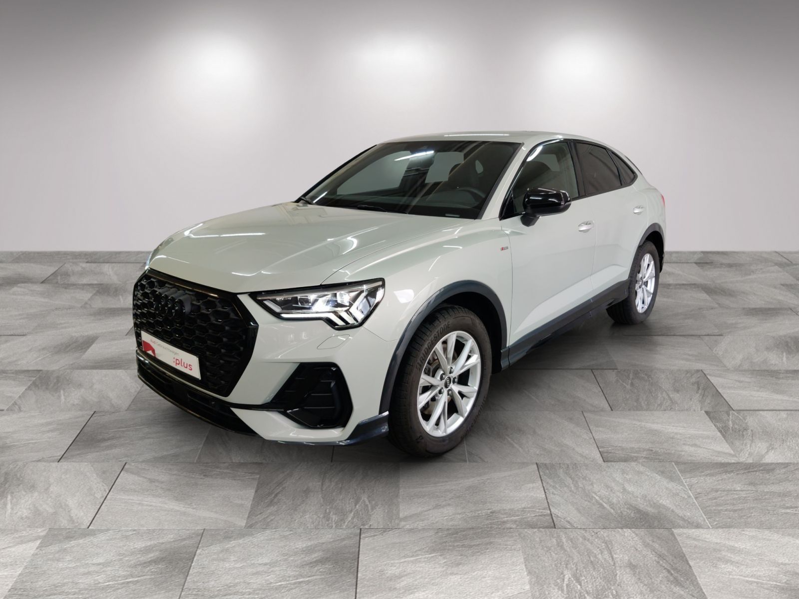 Audi Q3 2024 г. Серебристый, пробег 20130 км