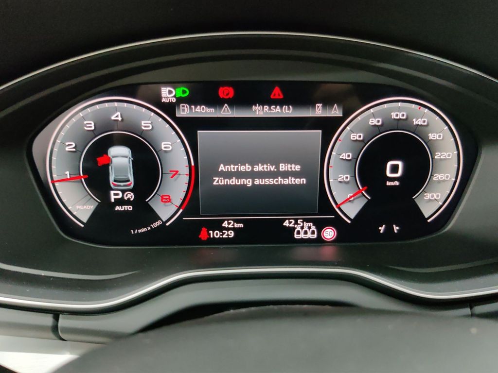 Audi Q5 2025 г. Зелёный, пробег 28410 км