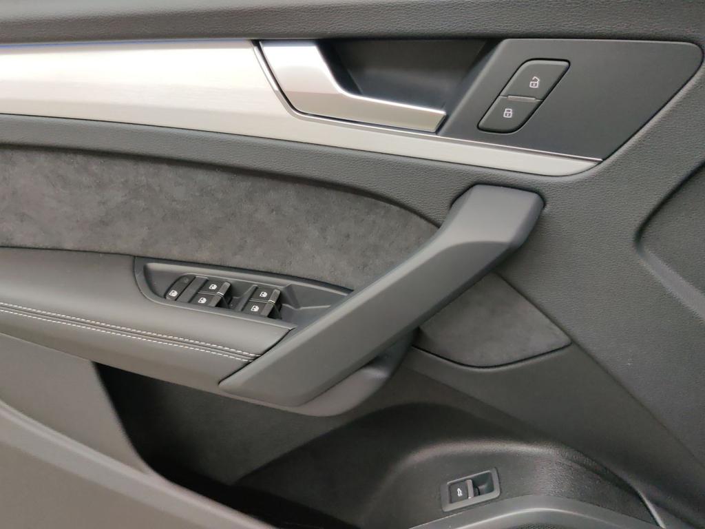 Audi Q5 2025 г. Зелёный, пробег 28410 км