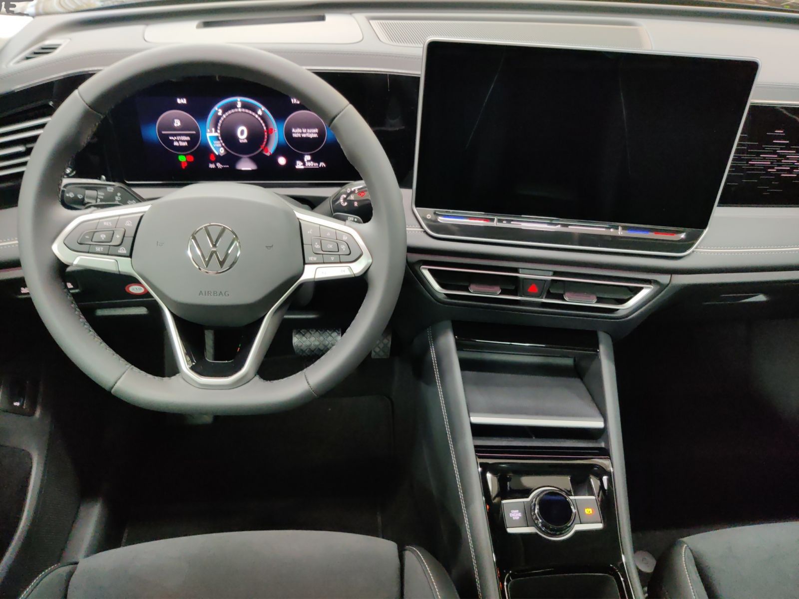 Volkswagen Tiguan 2025 г. Чёрный, пробег 21090 км