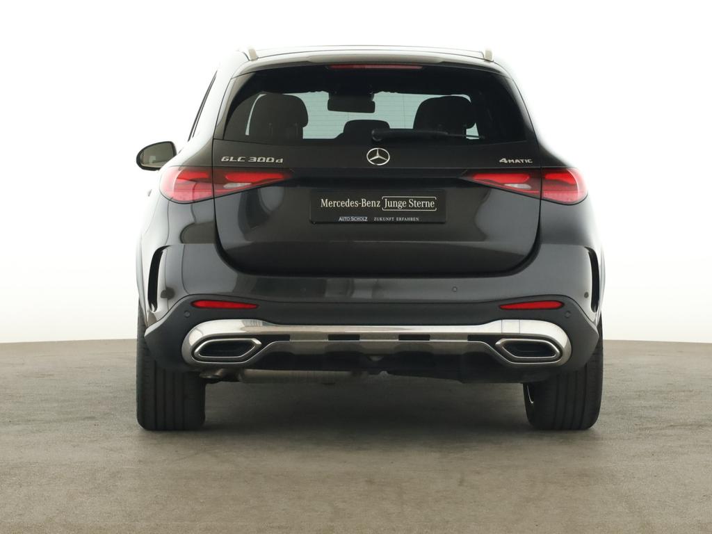 Mercedes-Benz GLC 300 2023 г. Серый, пробег 40180 км