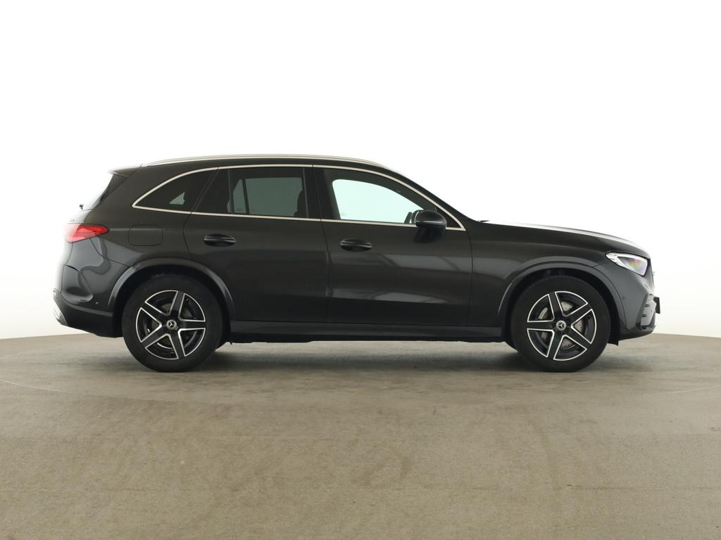 Mercedes-Benz GLC 300 2023 г. Серый, пробег 40180 км