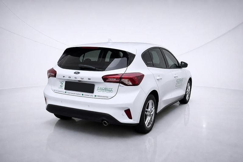 Ford Focus 2022 г. Белый, пробег 57079 км