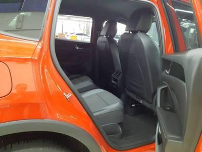 Volkswagen Tiguan 2025 г. Красный, пробег 23500 км