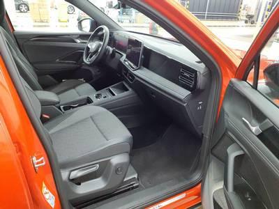 Volkswagen Tiguan 2025 г. Красный, пробег 23500 км
