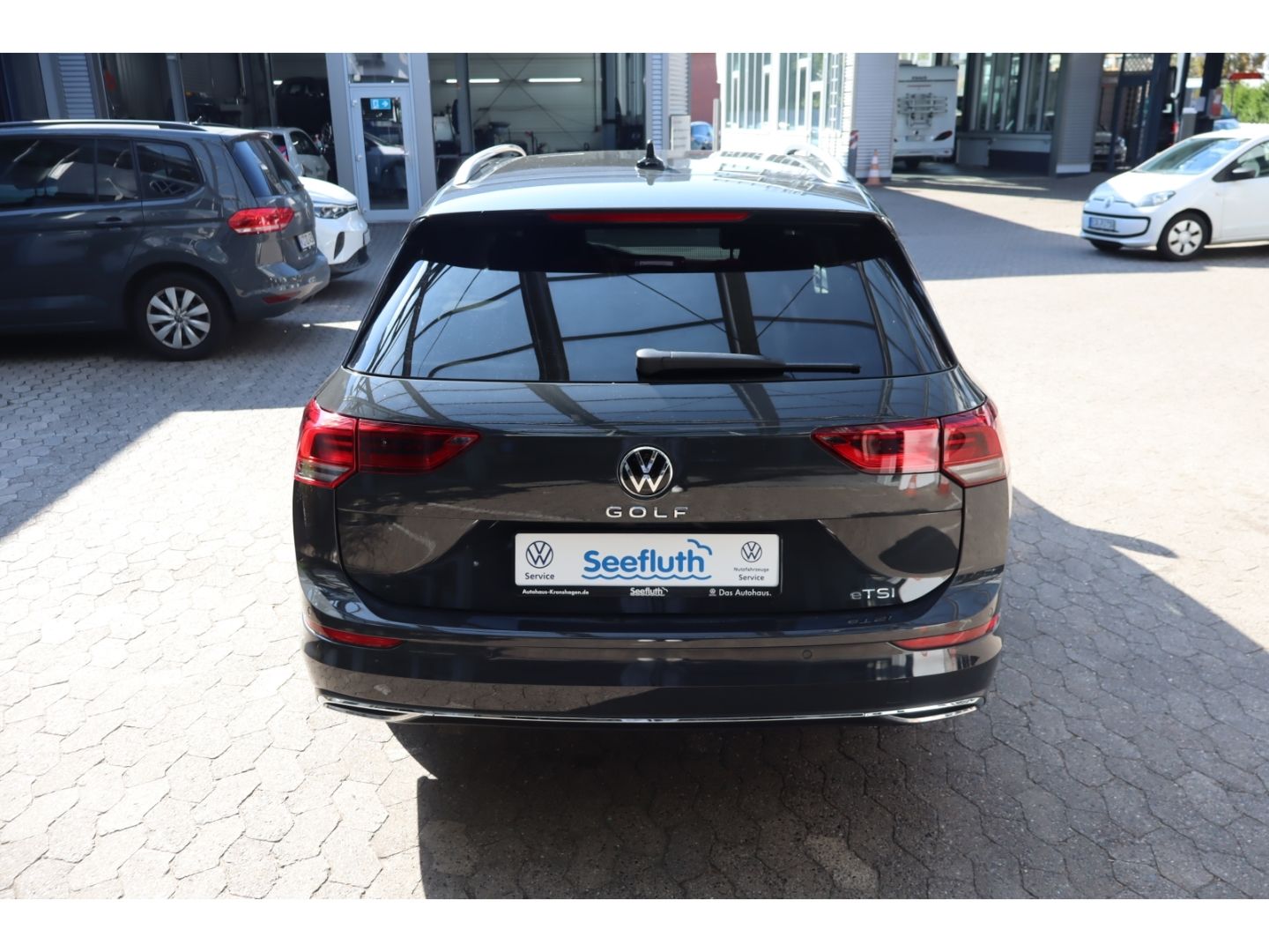 Volkswagen Golf 2024 г. Серый, пробег 13500 км