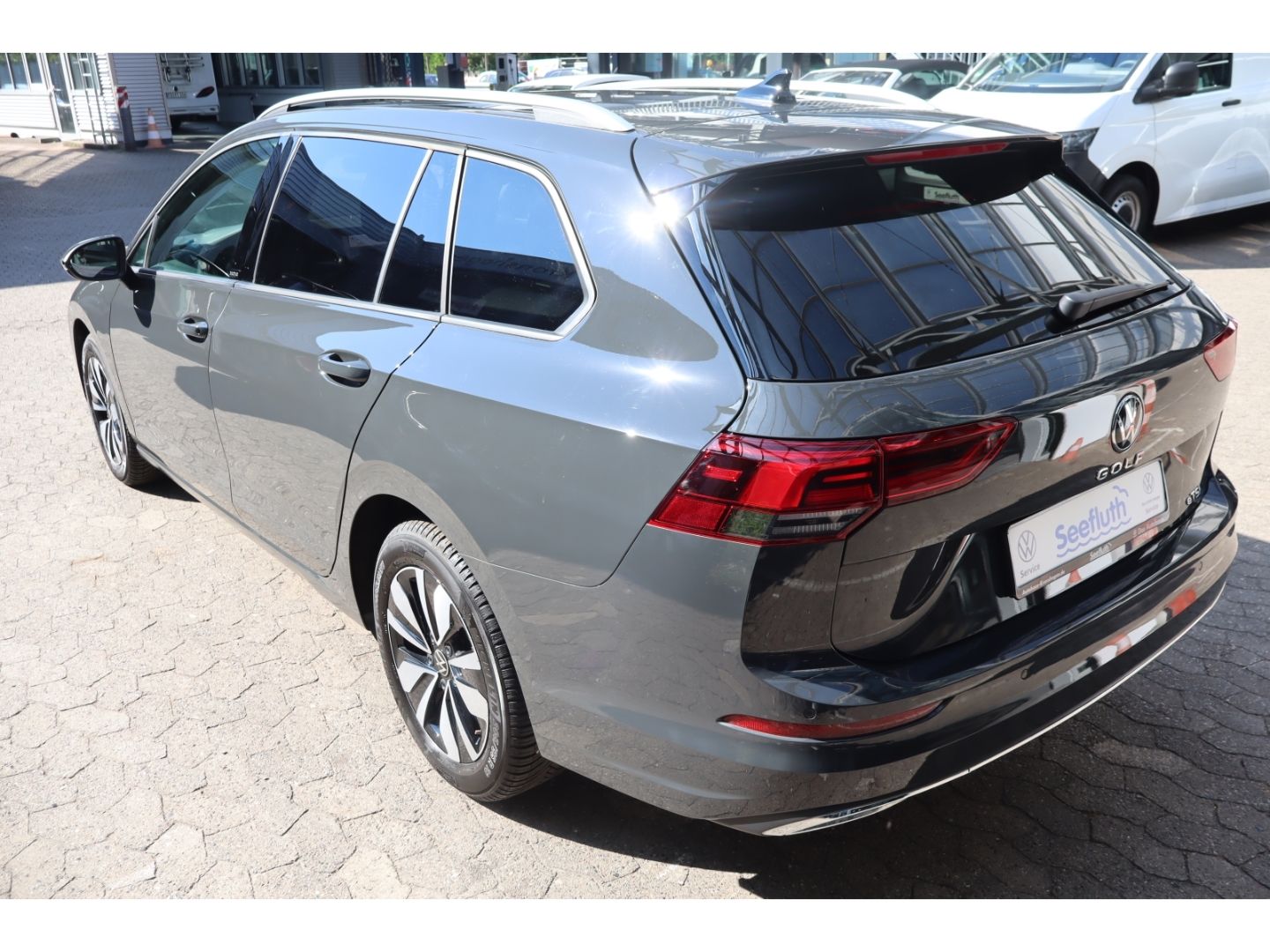 Volkswagen Golf 2024 г. Серый, пробег 13500 км