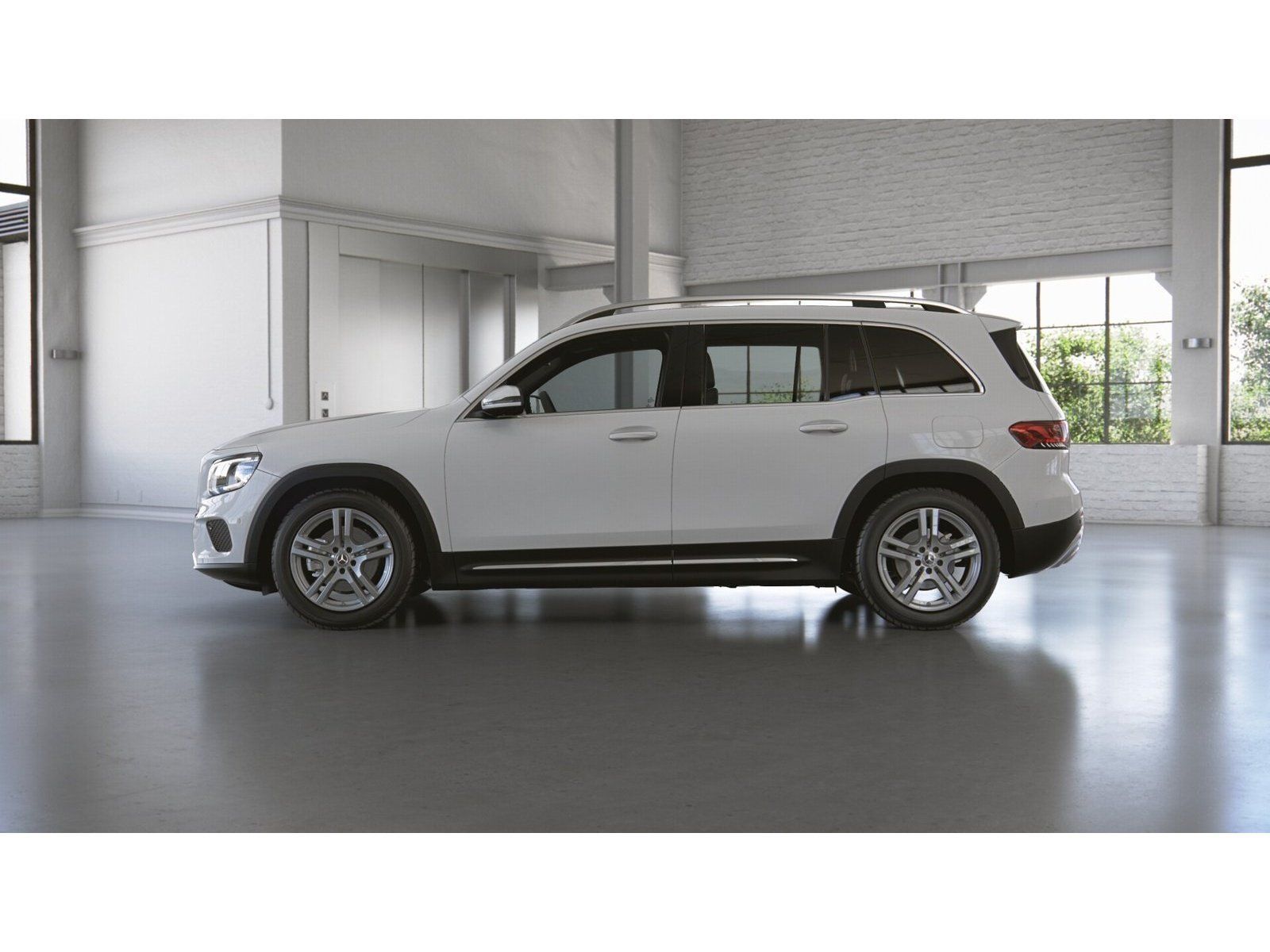 Mercedes-Benz GLB 200 2022 г. Белый, пробег 29293 км