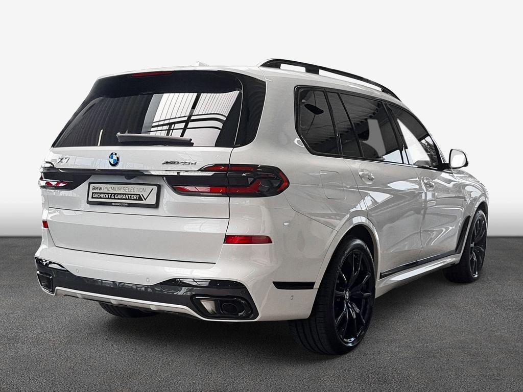 BMW X7 2023 г. Белый, пробег 58400 км