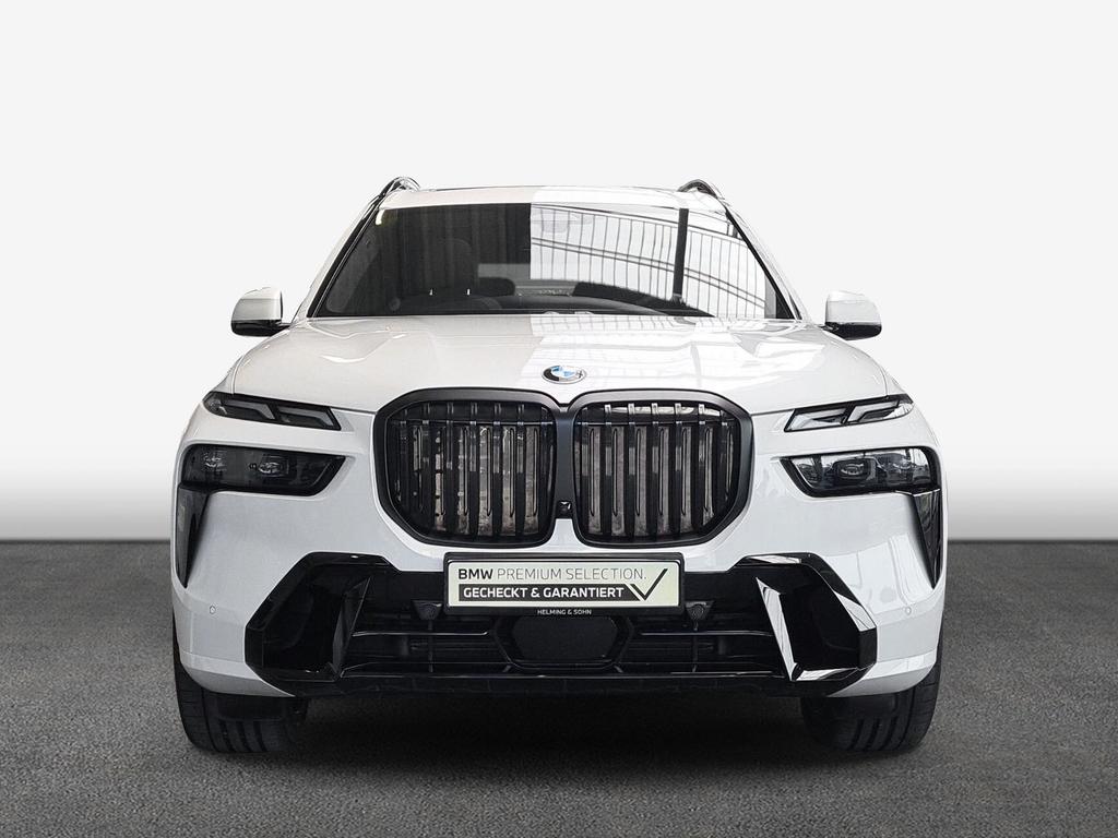 BMW X7 2023 г. Белый, пробег 58400 км