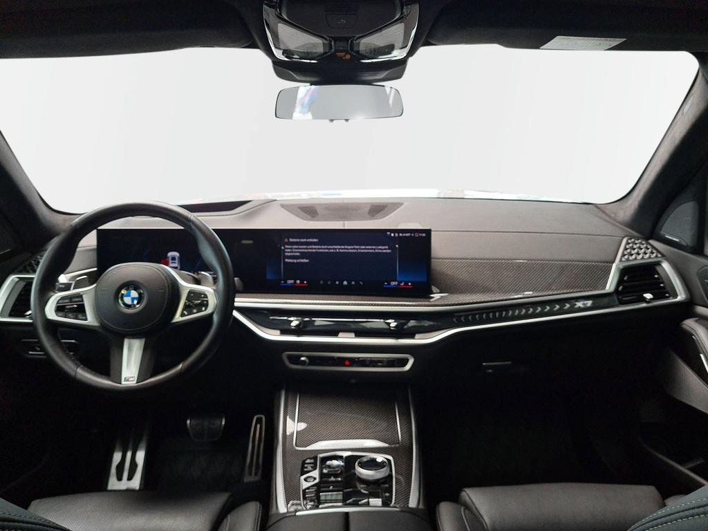 BMW X7 2023 г. Белый, пробег 58400 км