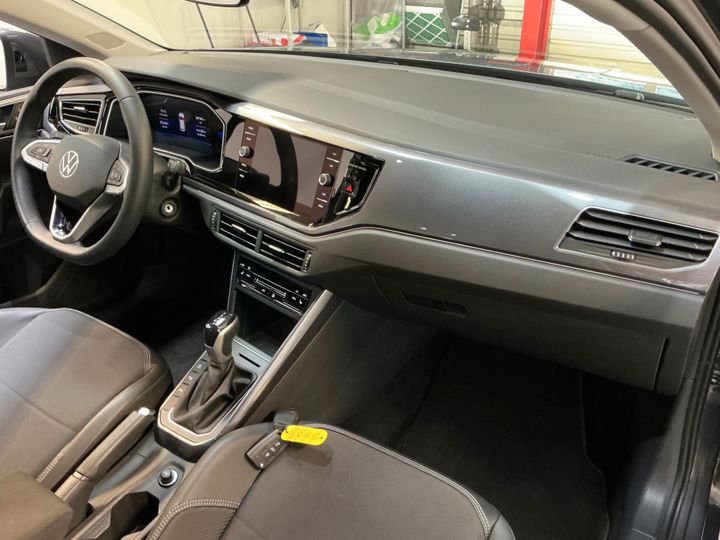 Volkswagen Taigo 2023 г. Серый, пробег 31400 км