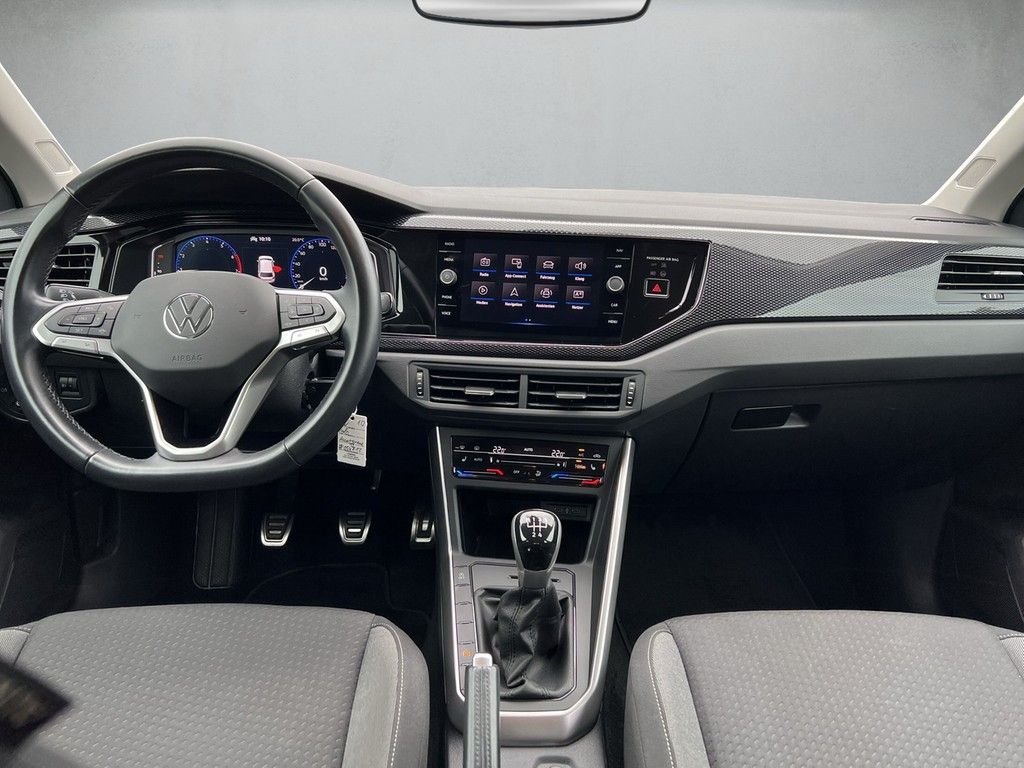 Volkswagen Polo 2023 г. Серый, пробег 49439 км