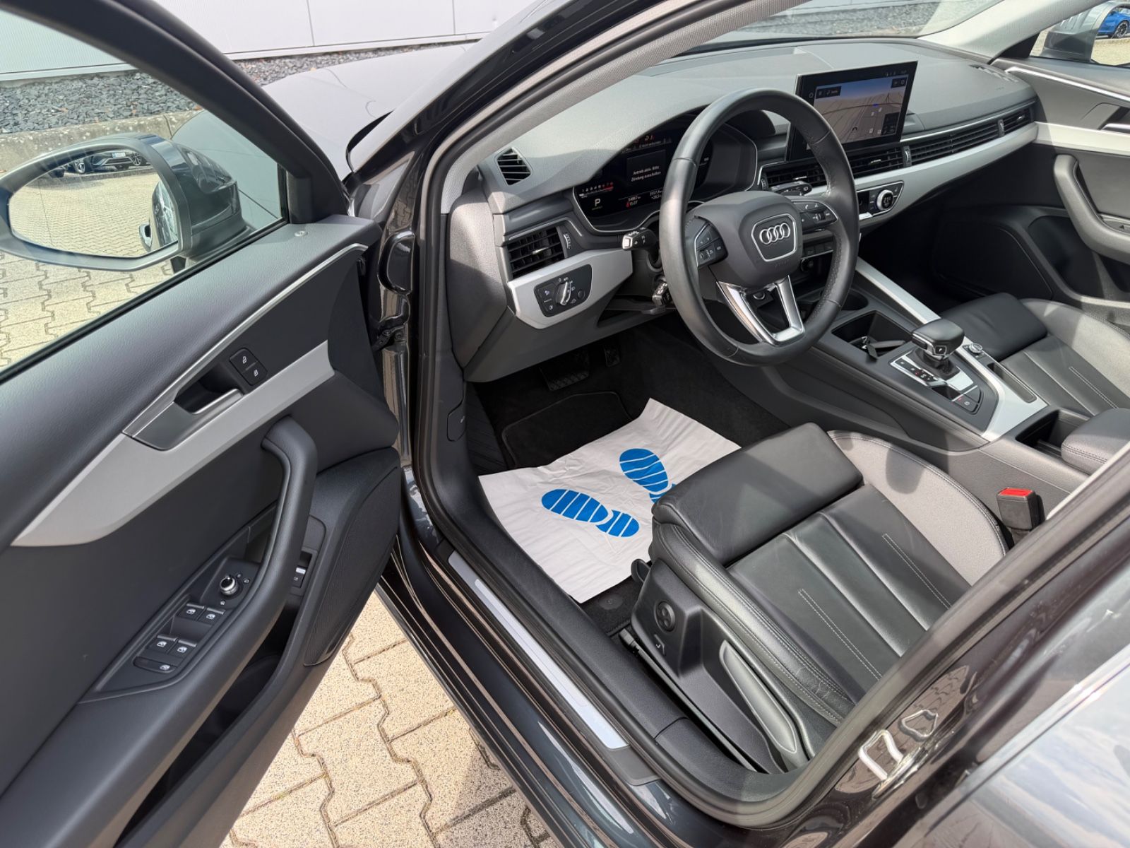Audi A4 2023 г. Серый, пробег 54859 км