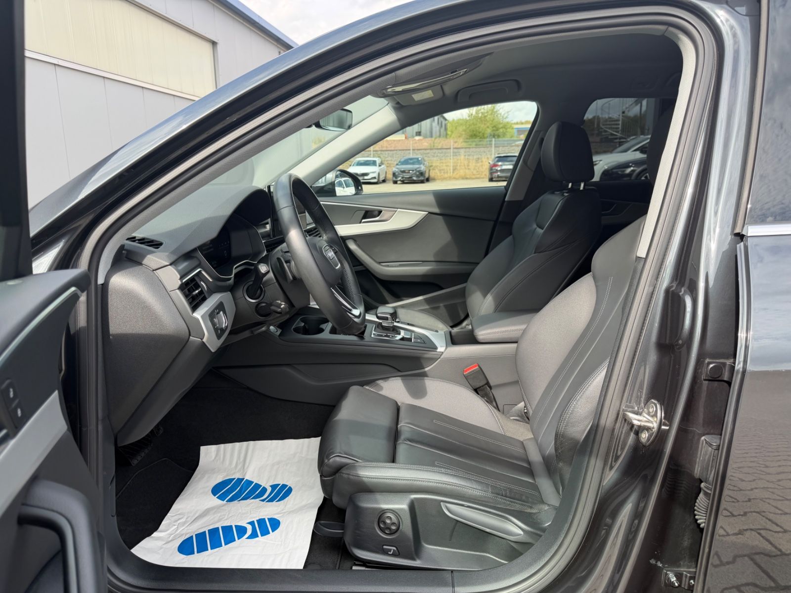 Audi A4 2023 г. Серый, пробег 54859 км