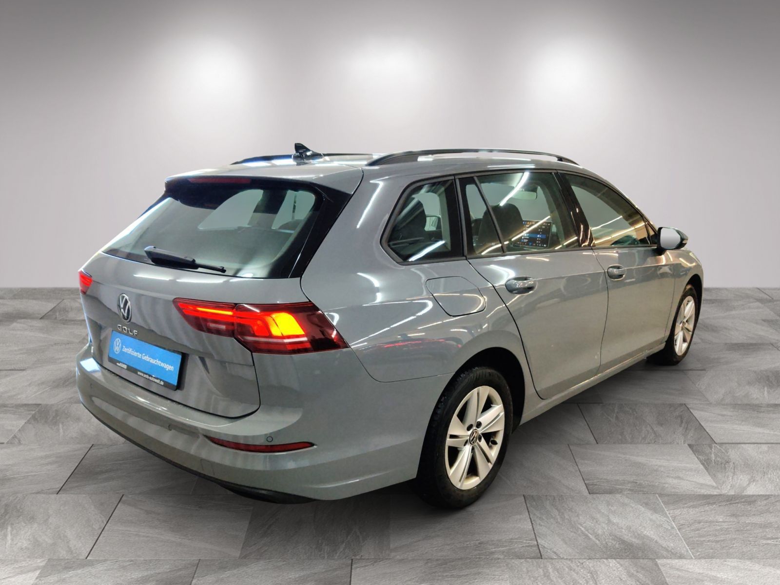 Volkswagen Golf 2025 г. Серый, пробег 25950 км