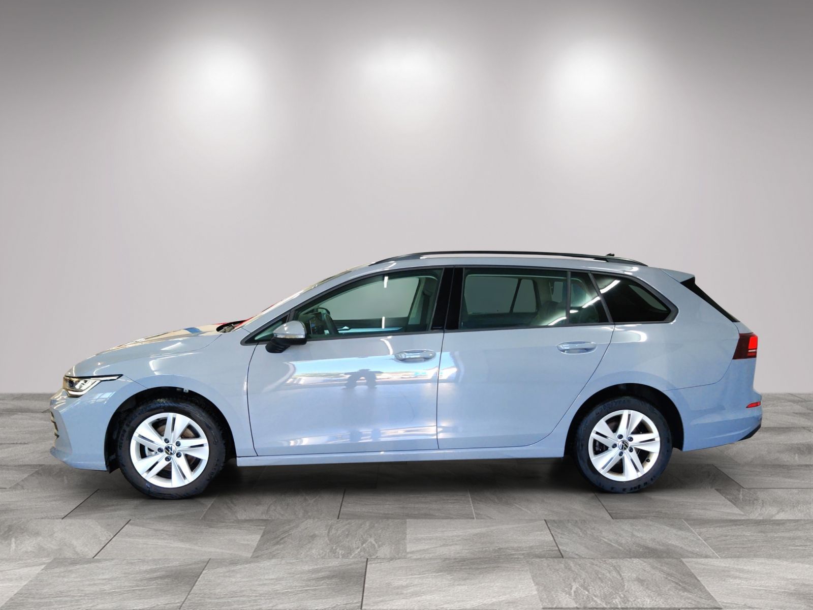 Volkswagen Golf 2025 г. Серый, пробег 25950 км