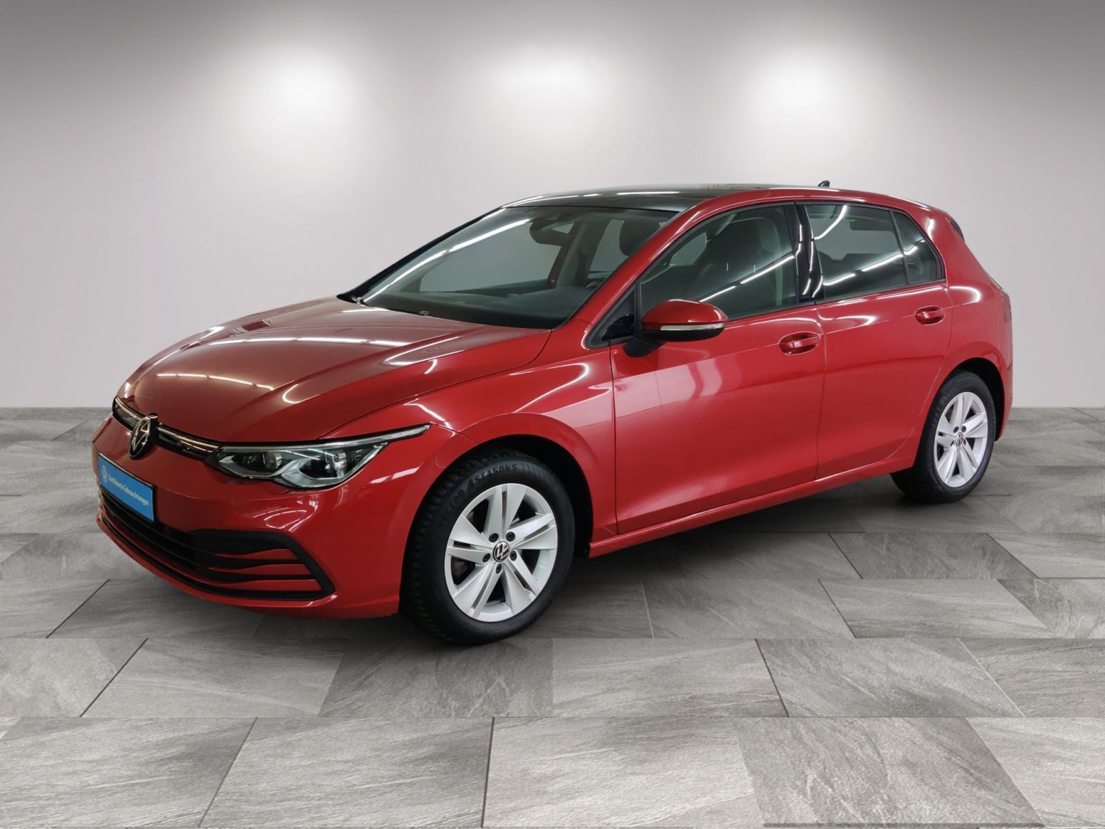 Volkswagen Golf 2022 г. Красный, пробег 57790 км