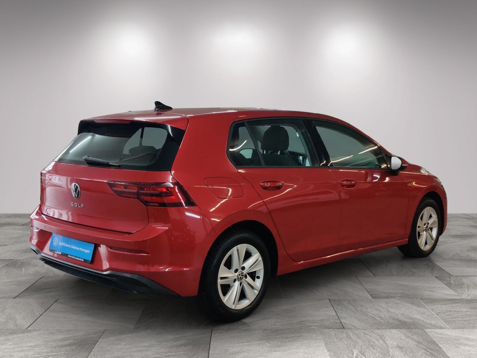 Volkswagen Golf 2022 г. Красный, пробег 57790 км