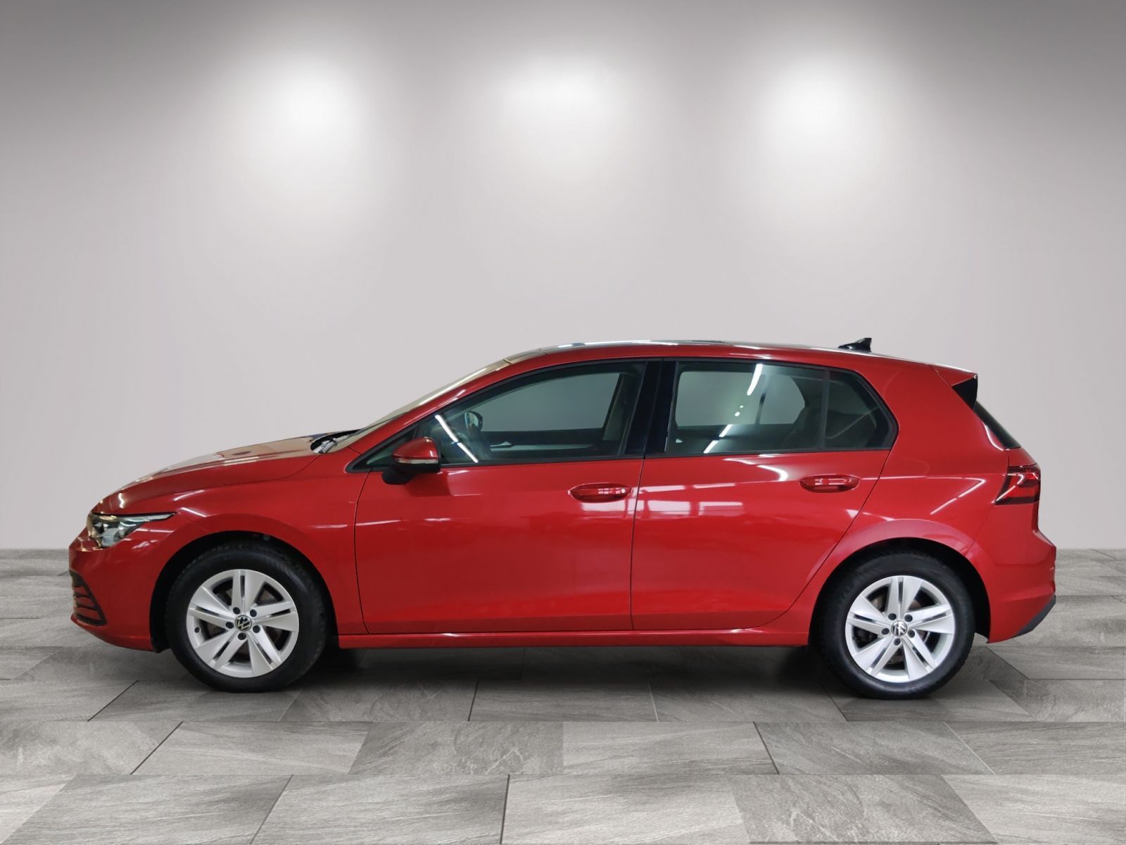 Volkswagen Golf 2022 г. Красный, пробег 57790 км
