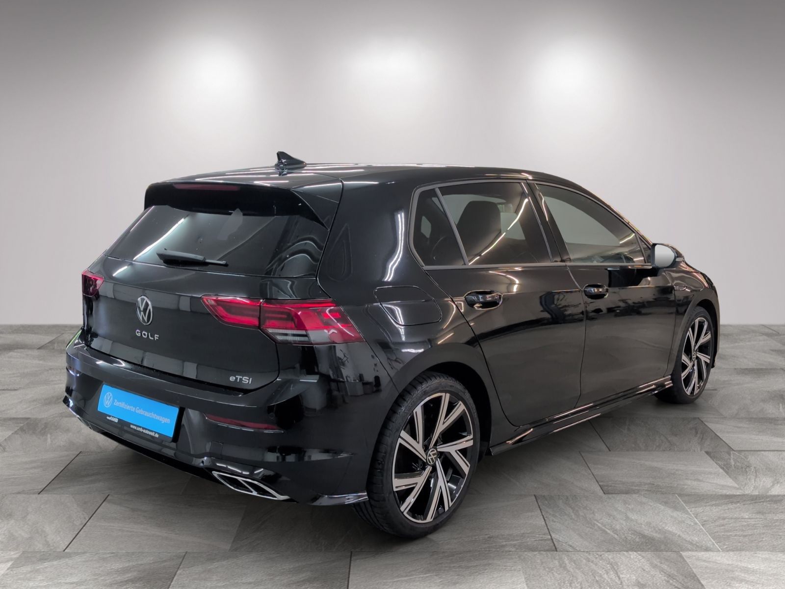 Volkswagen Golf 2024 г. Чёрный, пробег 35540 км