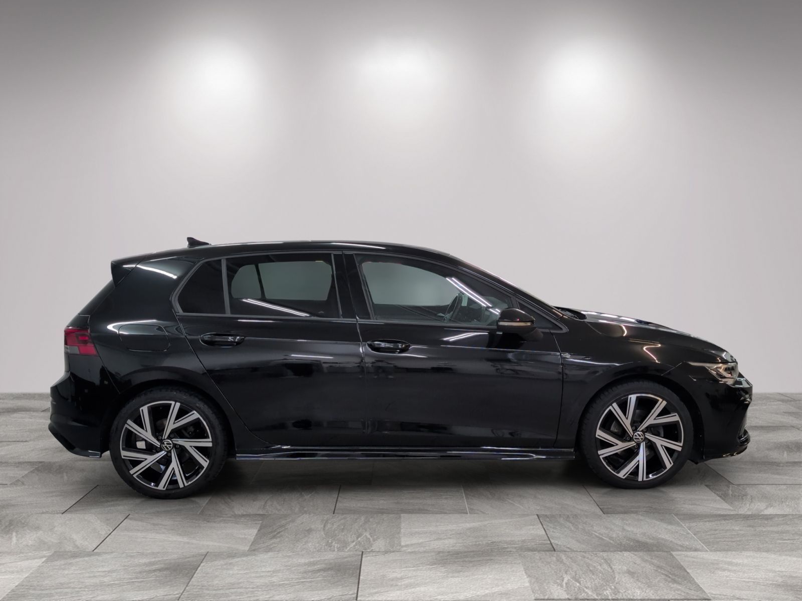 Volkswagen Golf 2024 г. Чёрный, пробег 35540 км