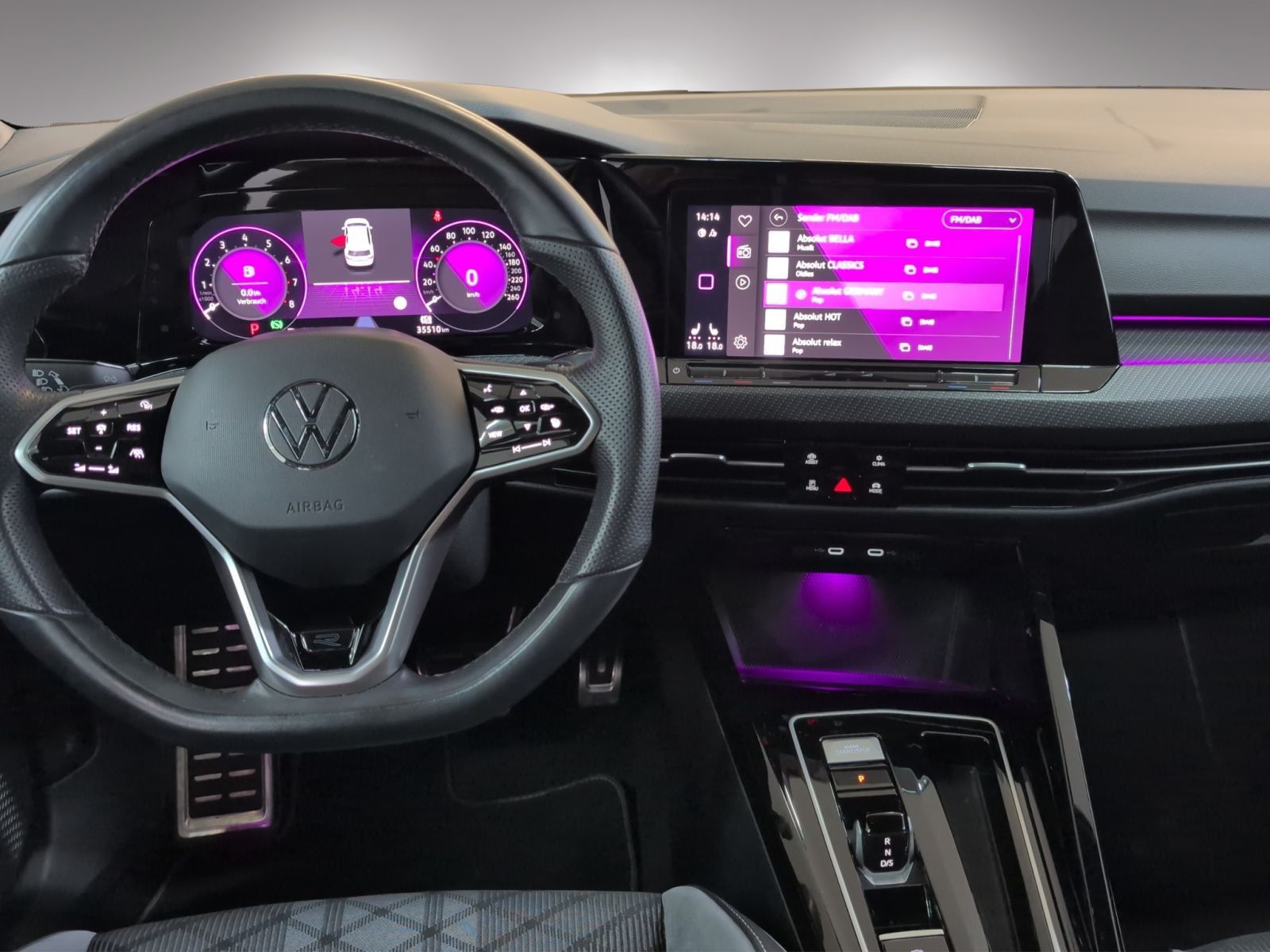 Volkswagen Golf 2024 г. Чёрный, пробег 35540 км