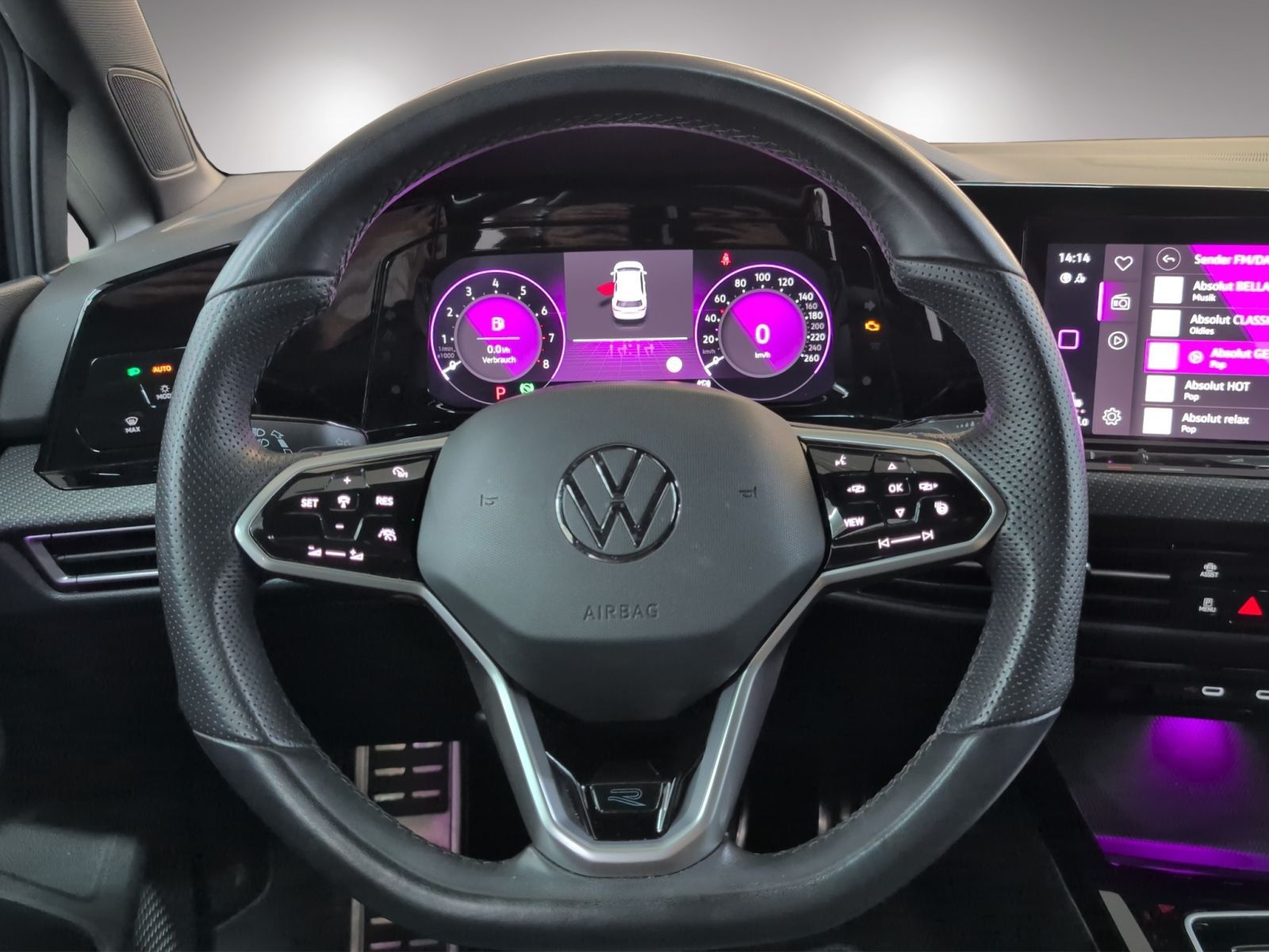 Volkswagen Golf 2024 г. Чёрный, пробег 35540 км