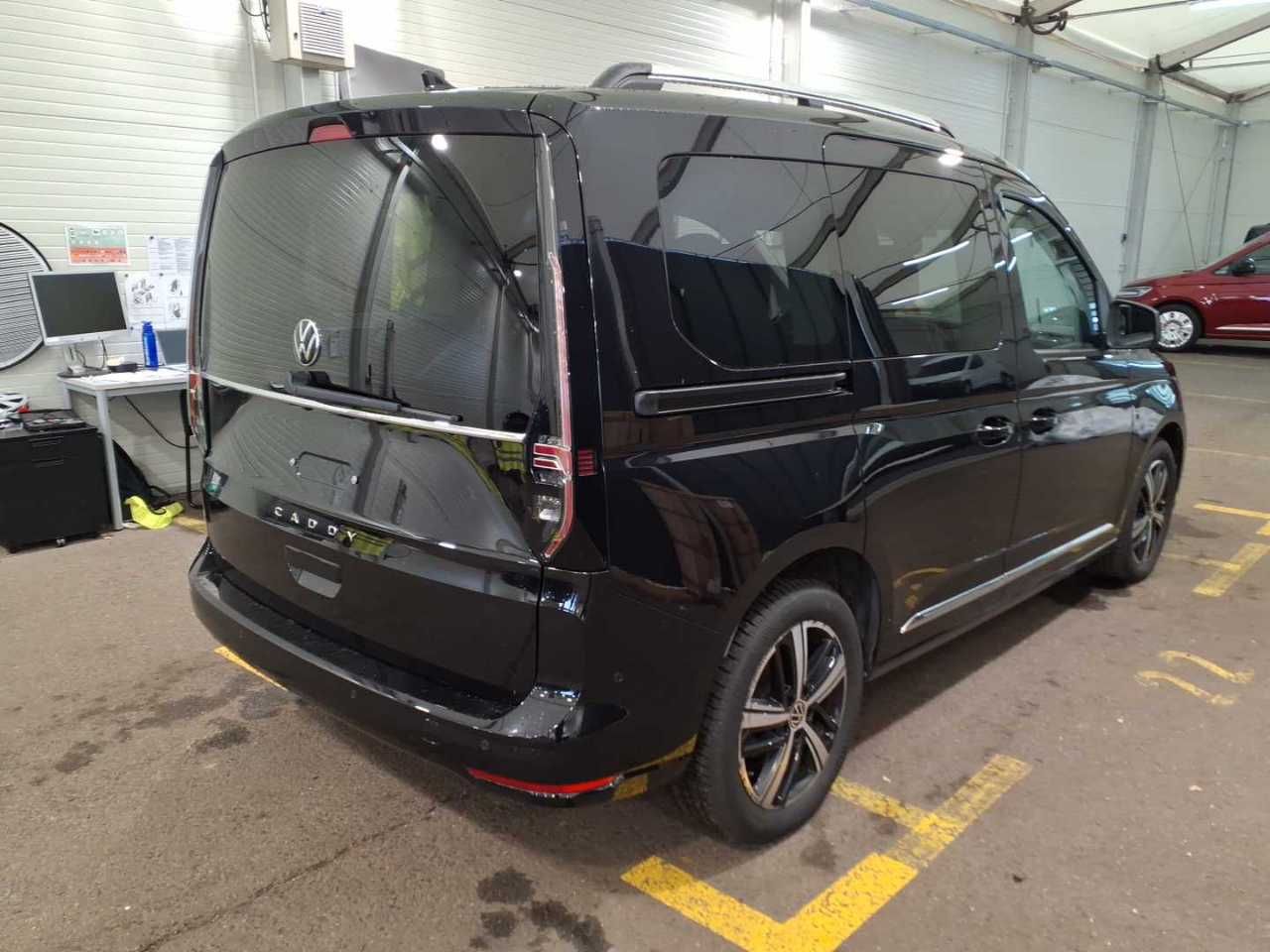 Volkswagen Caddy 2025 г. Чёрный, пробег 27500 км