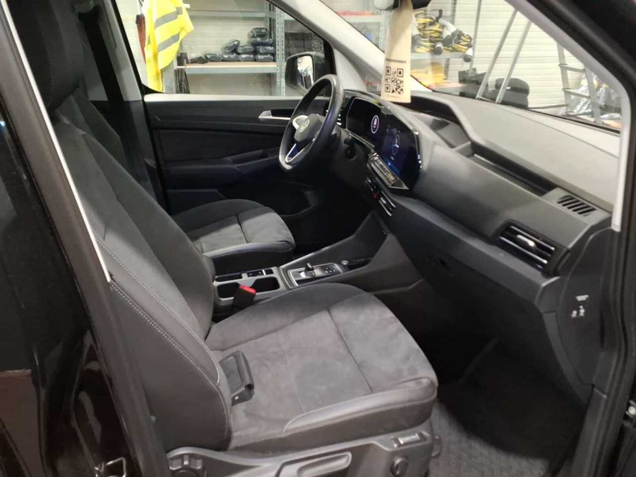 Volkswagen Caddy 2025 г. Чёрный, пробег 27500 км
