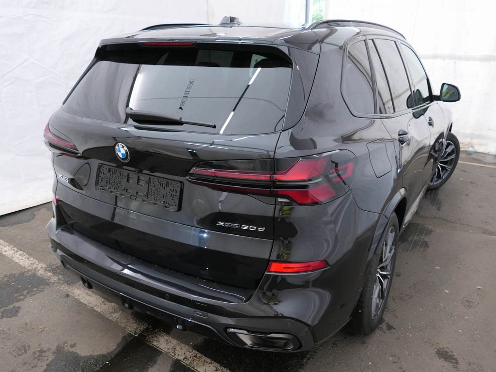 BMW X5 2025 г. Чёрный, пробег 28600 км