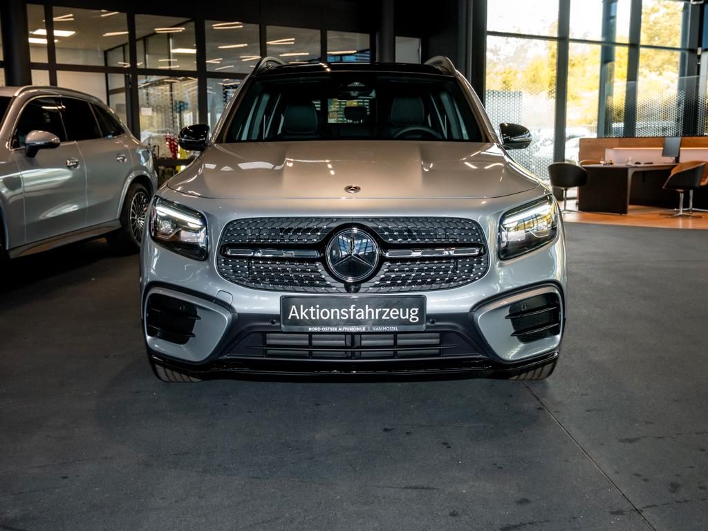 Mercedes-Benz GLB 200 2026 г. Серебристый, пробег 9000 км