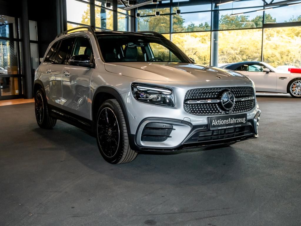 Mercedes-Benz GLB 200 2026 г. Серебристый, пробег 9000 км