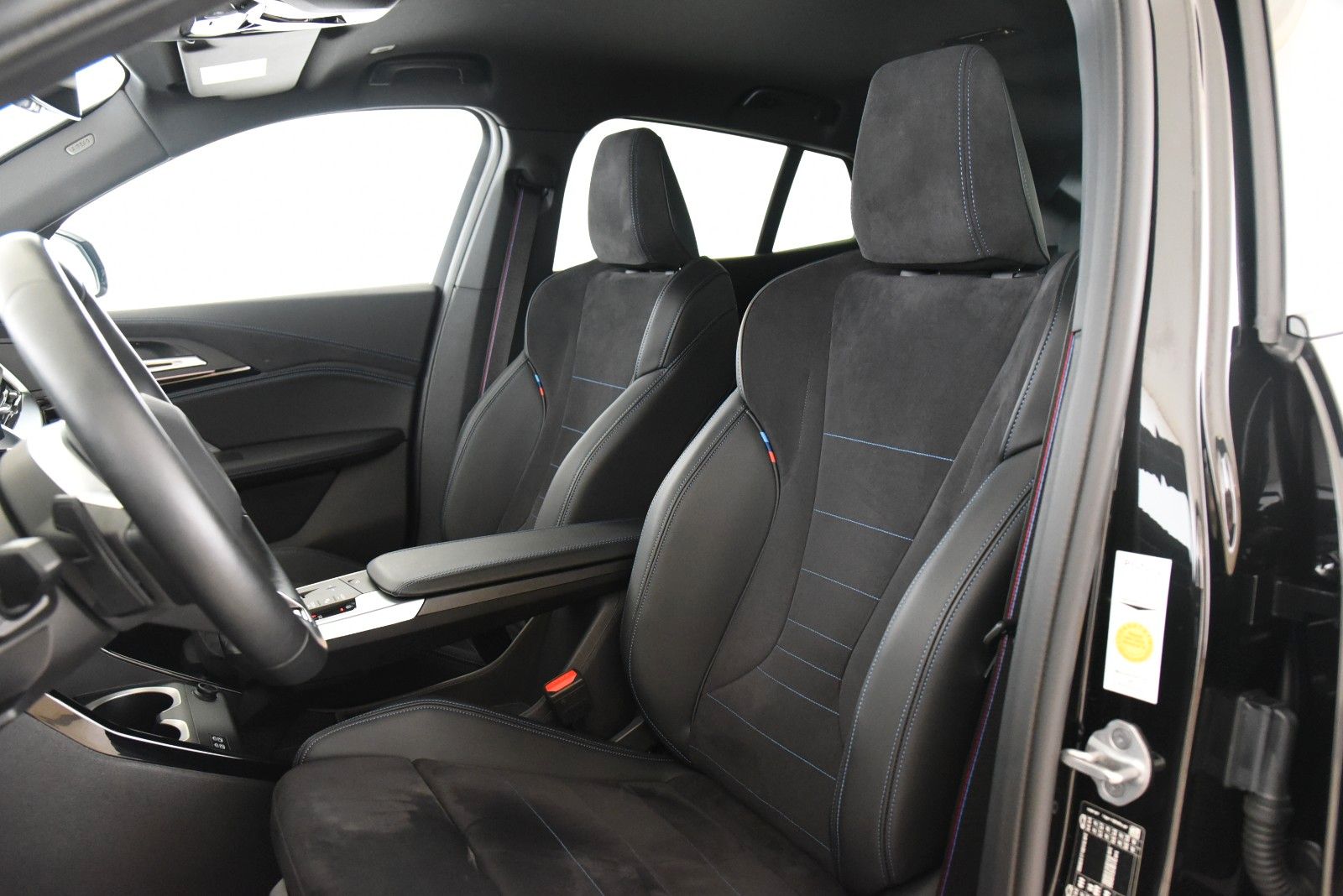 BMW X2 2025 г. Чёрный, пробег 36500 км