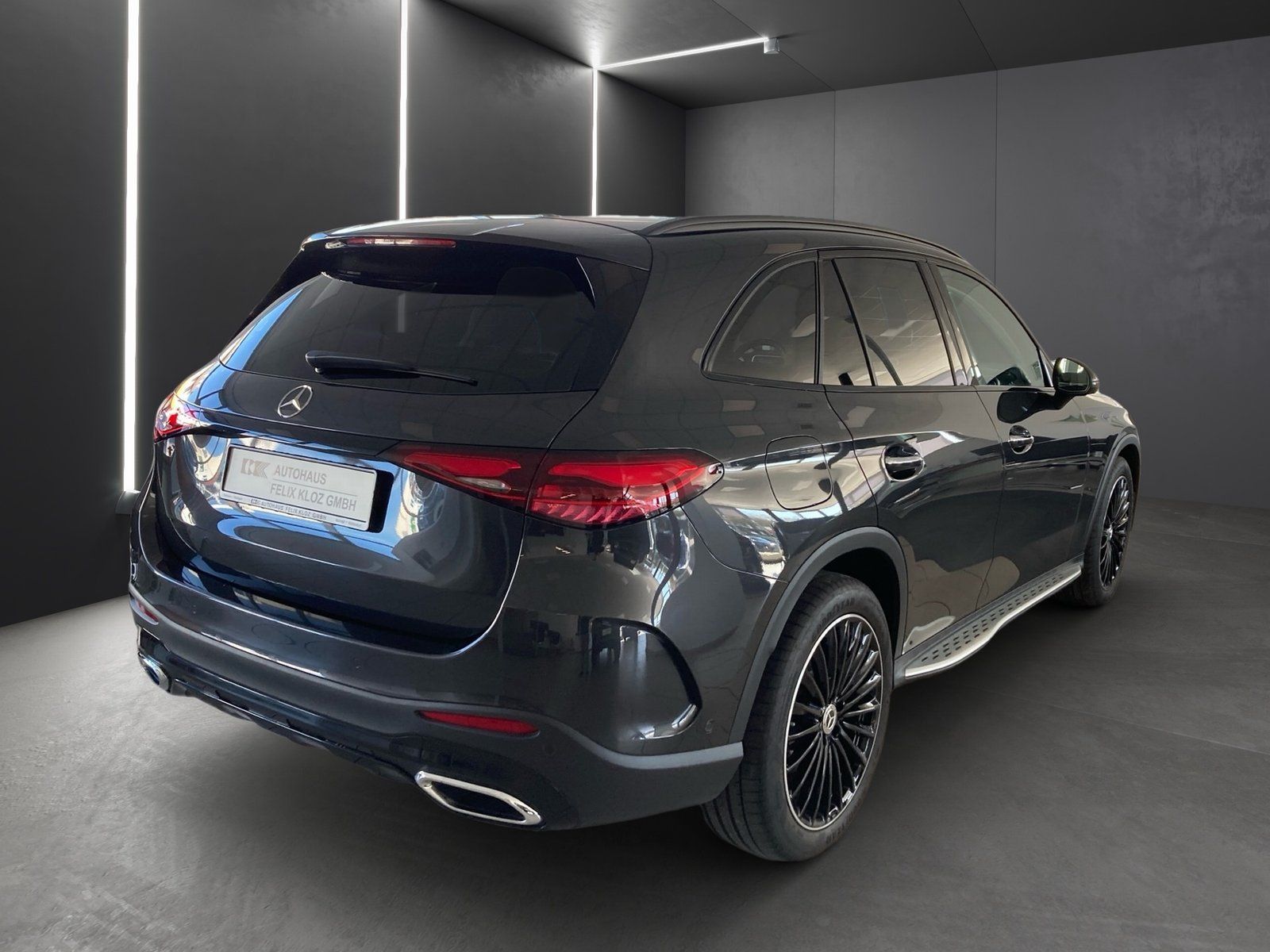 Mercedes-Benz GLC 200 2024 г. Серый, пробег 16977 км