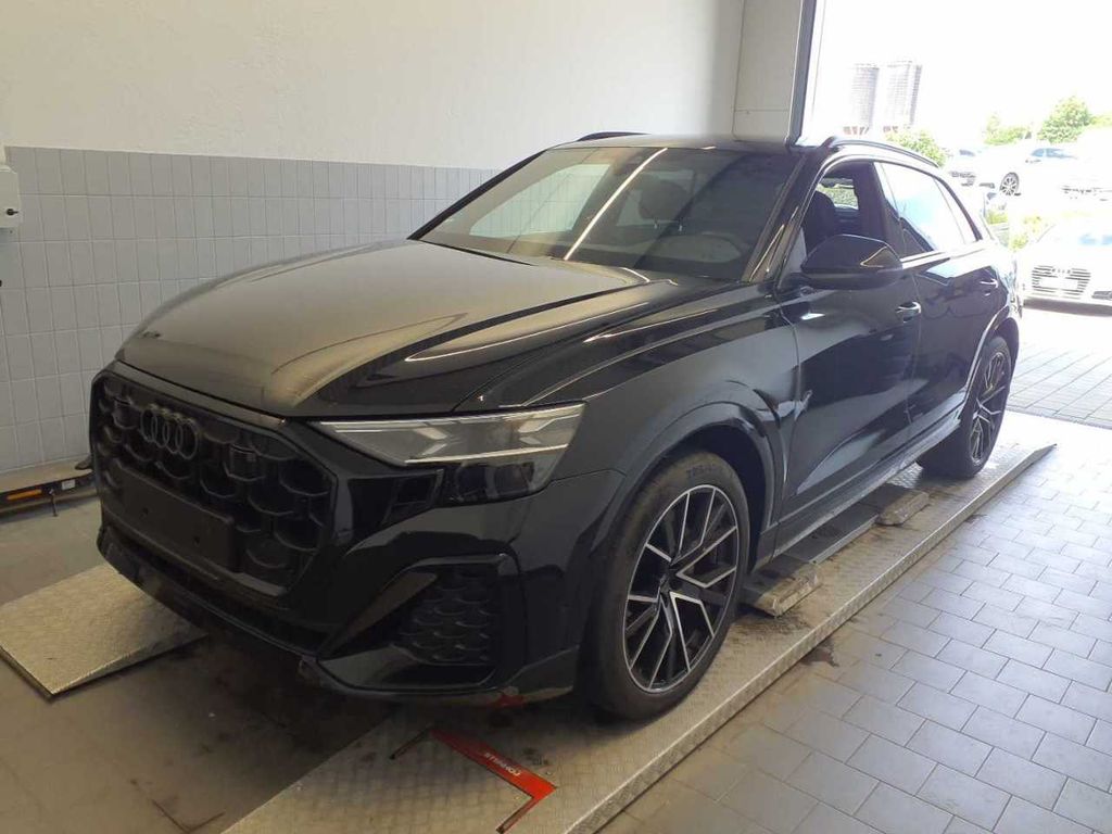 Audi Q8 2024 г. Чёрный, пробег 39400 км