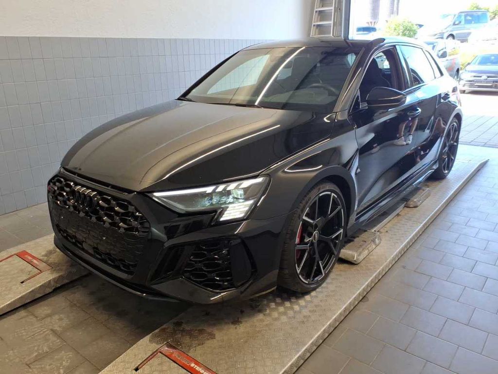 Audi RS3 2023 г. Чёрный, пробег 43990 км