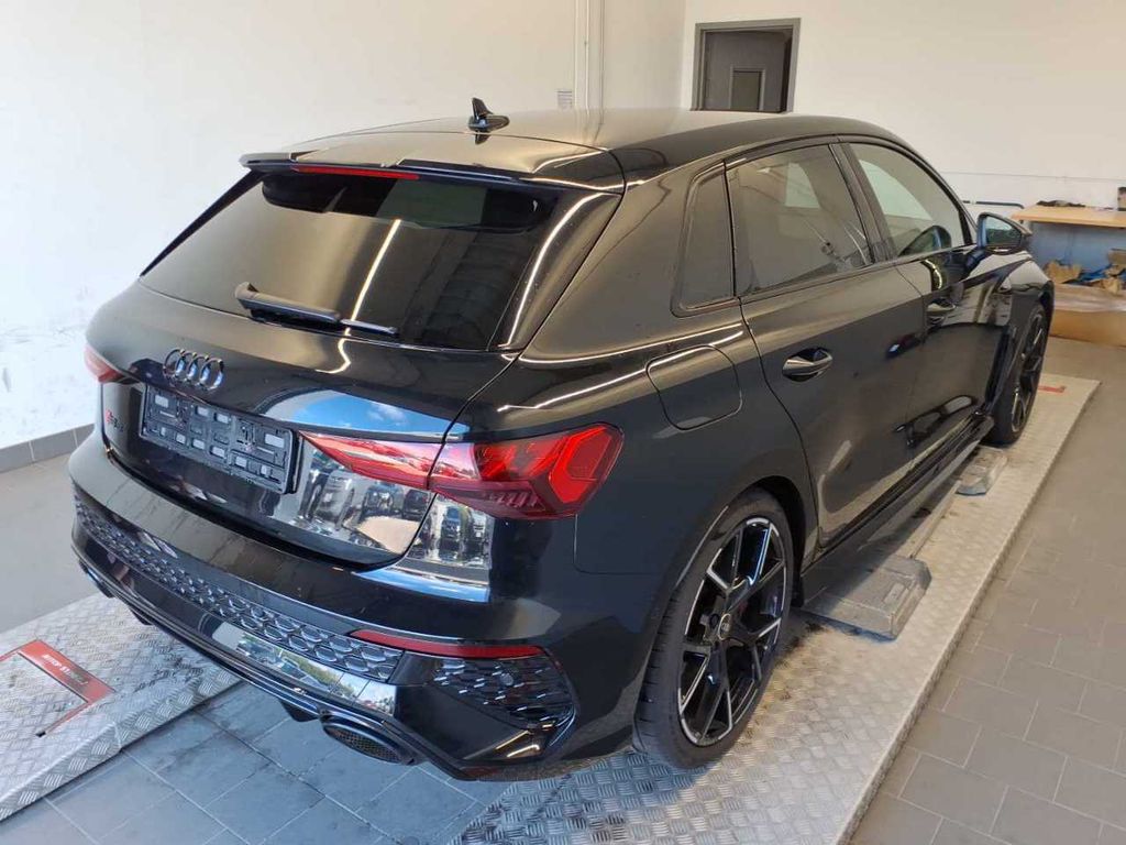 Audi RS3 2023 г. Чёрный, пробег 43990 км
