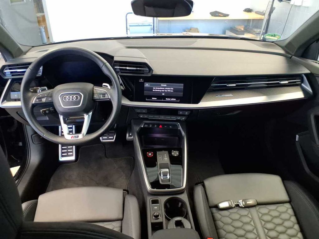 Audi RS3 2023 г. Чёрный, пробег 43990 км