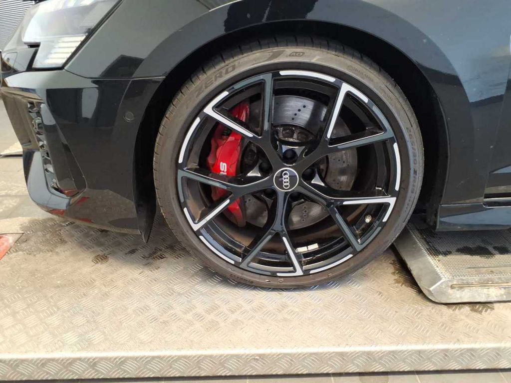 Audi RS3 2023 г. Чёрный, пробег 43990 км